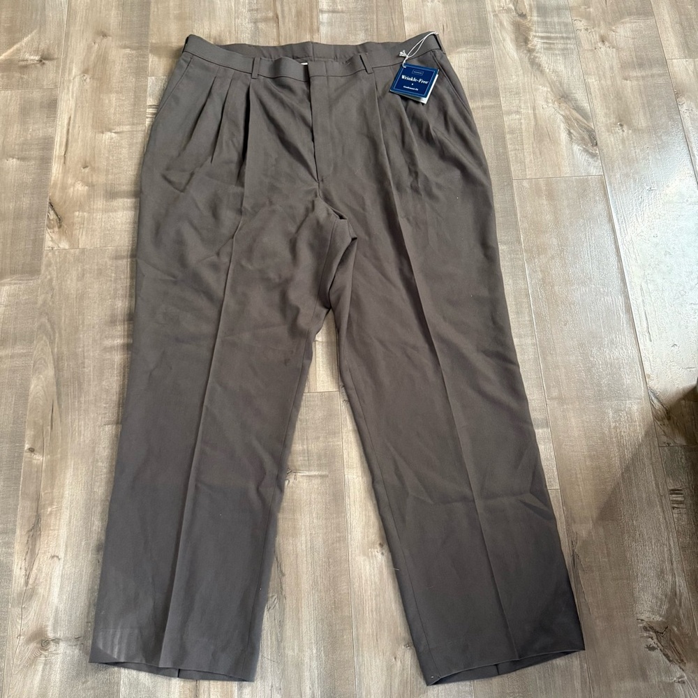 Haggar Wrinkle-Free Dress Pants Made in USA Gentleman's Fit 40 x 30 Slacks Brown
